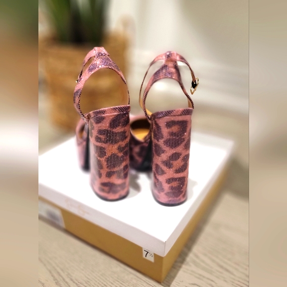 Jessica Simpson Skilla Pump - Picture 5 of 5